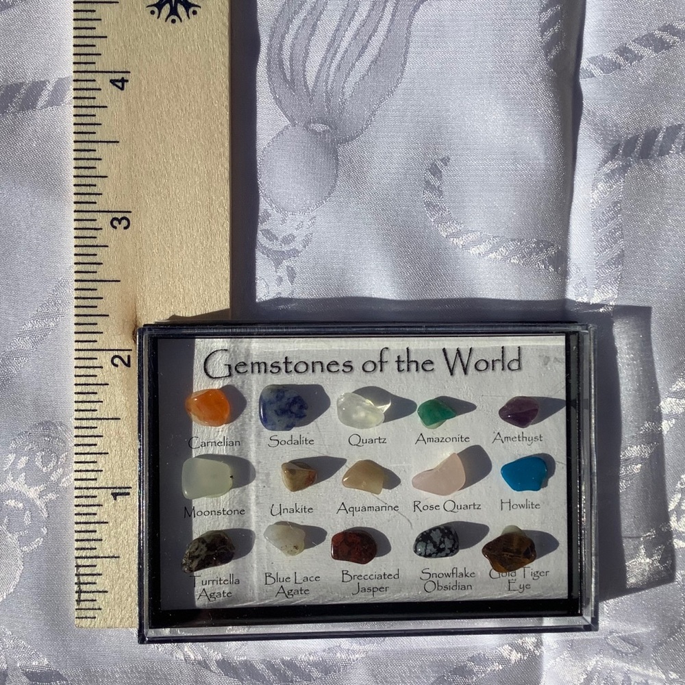 Gemstones of The World Tiny Collection of Stones - Picture 4 of 5